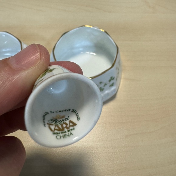 Royal Tara Fine Bone China Ireland - Candle Holder & Thimble - Picture 6 of 6